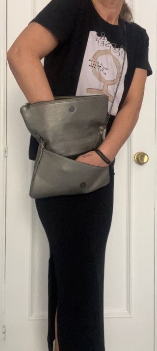 Bolso con estilo de piel sintética gris metálico