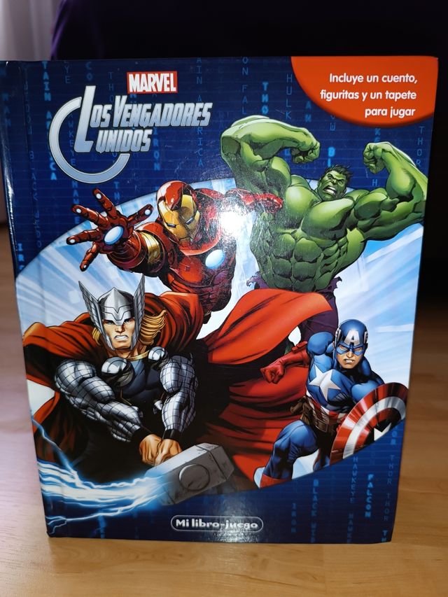 Libro Vengadores + figuras Marvel