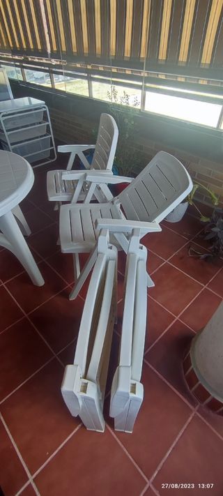 Mesa terraza o jardín.