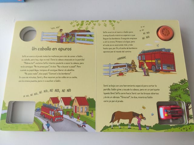 Libro con coche de bomberos