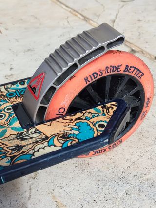 Patinete OXELO MID3 plegable.