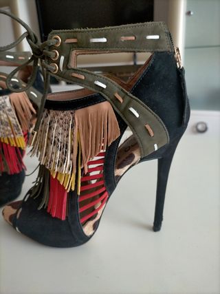 Zapatos estampado de tacón