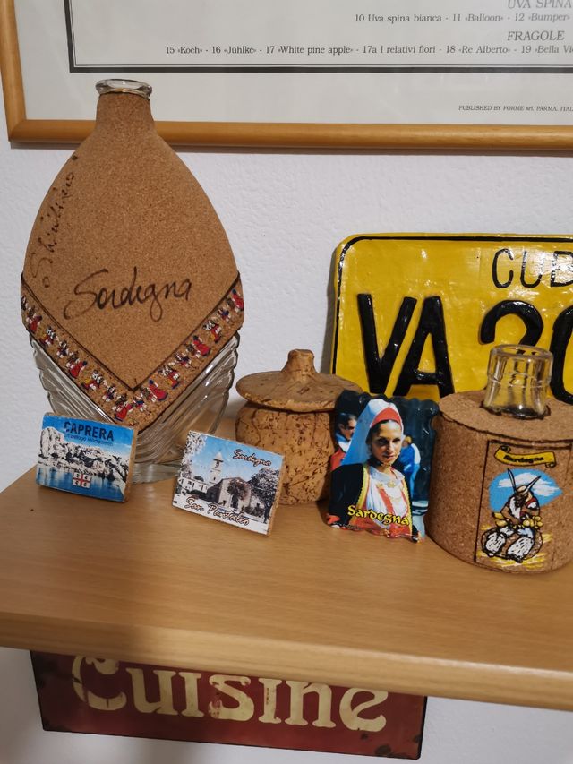 Set oggetti in sughero