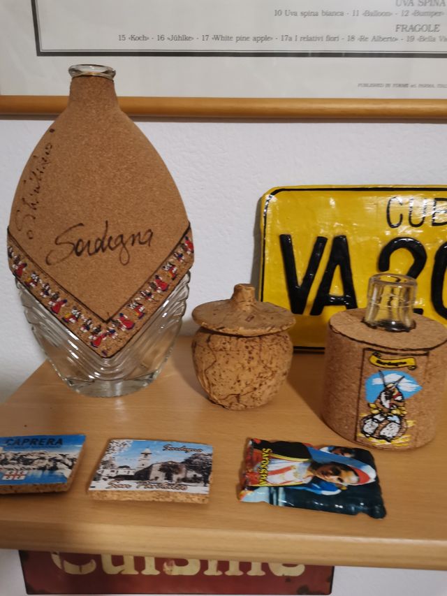 Set oggetti in sughero