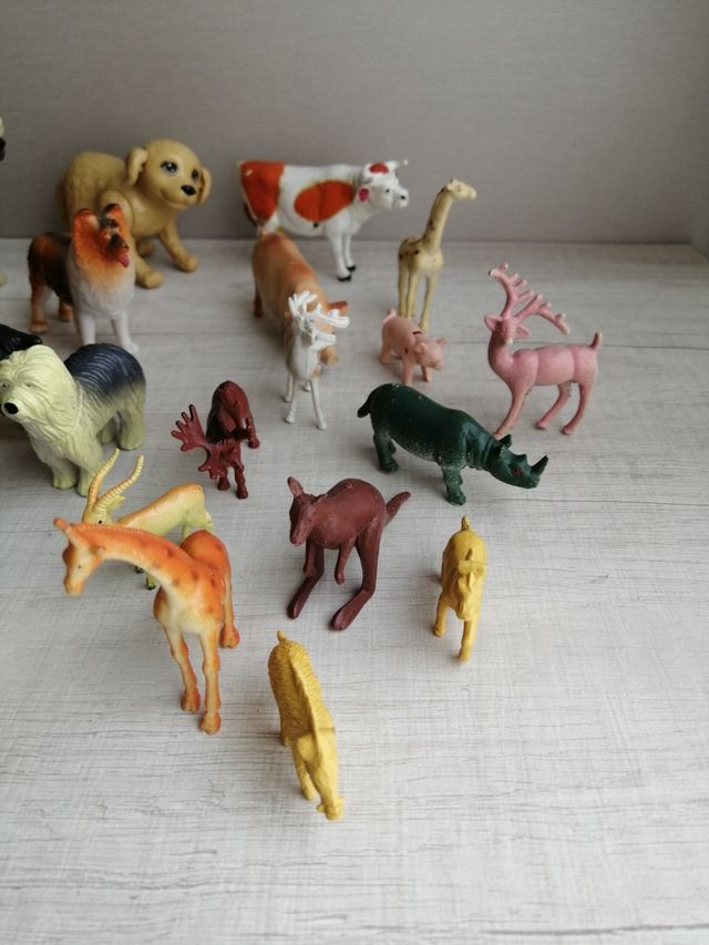 45 muñecos animales