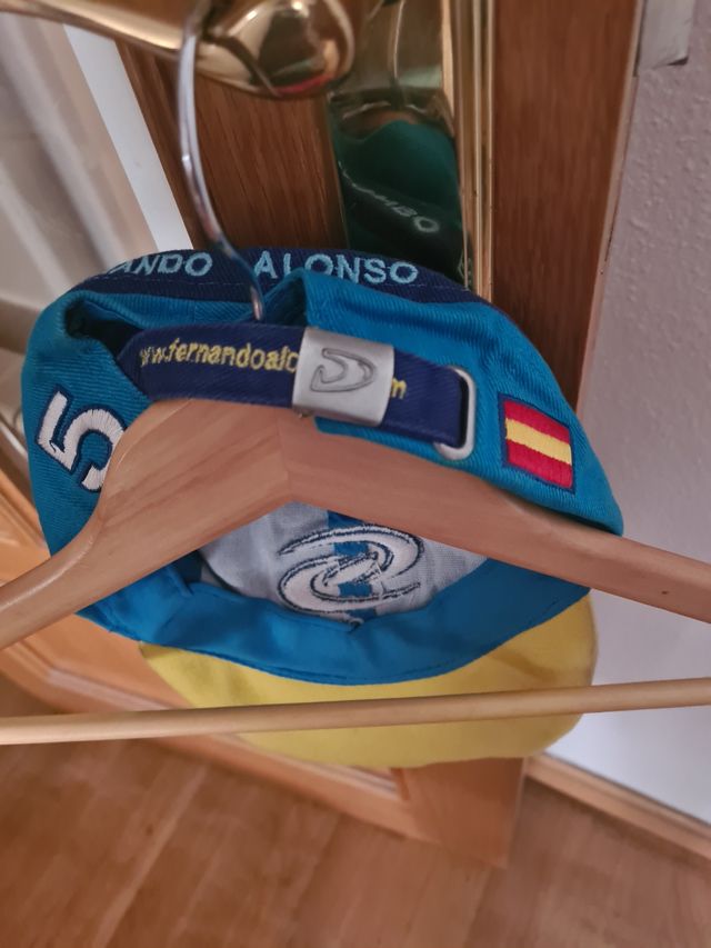 Gorra Fernando Alonso Renault 14 euros.