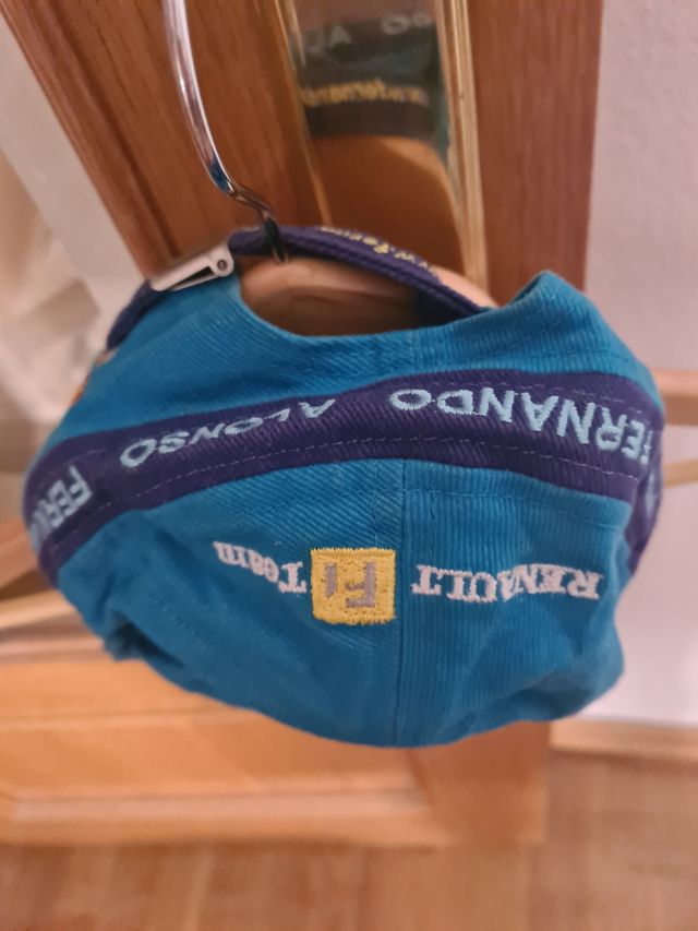Gorra Fernando Alonso Renault 14 euros.