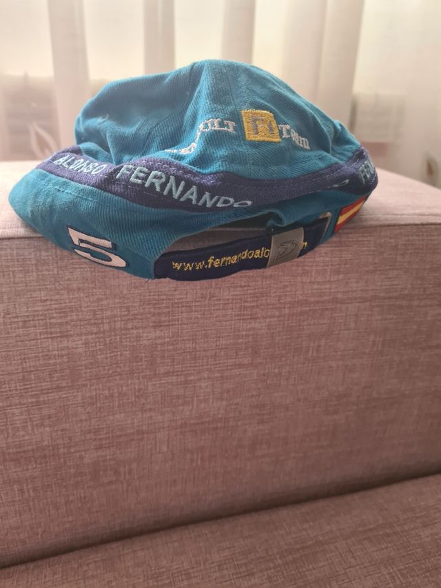 Gorra Fernando Alonso Renault 14 euros.