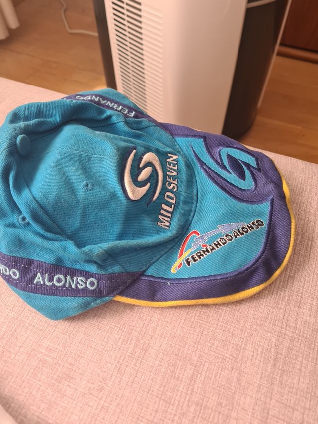 Gorra Fernando Alonso Renault 14 euros.