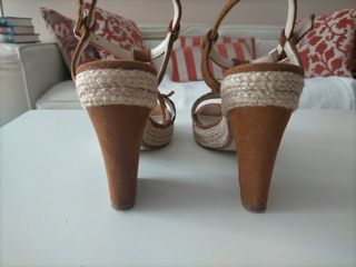 Sandalias de tacón ancho estilo étnico