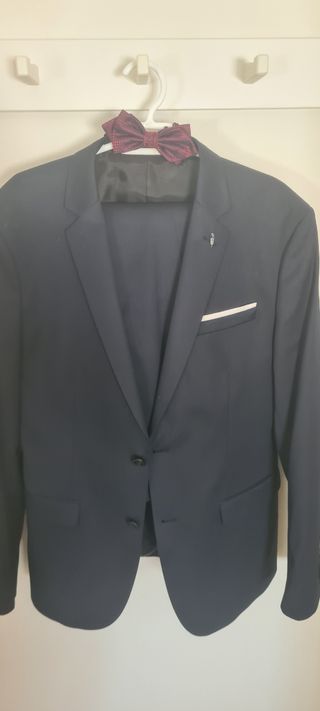 Traje zara hombre seminuevo