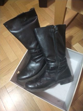 Botas altas negras niña 38