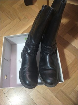 Botas altas negras niña 38