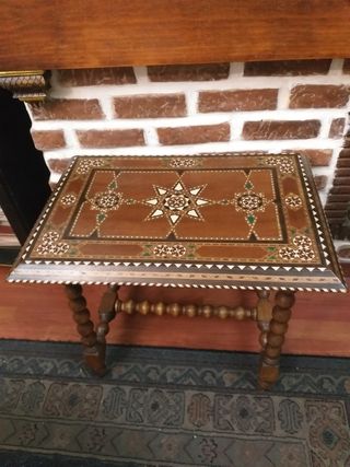 MESA DE TARACEA ANTIGUA