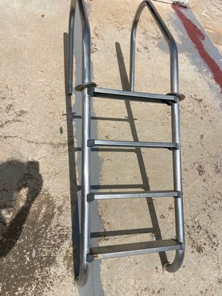 Escalera piscina