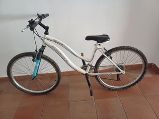 Bicicleta mtb cuadro mujer.