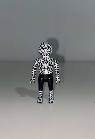 playmobil Spiderman traje negro