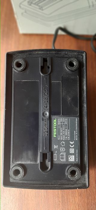 Cargador de bateria de taladro. FESTOOL.