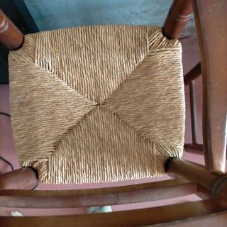 Dos Tronas de madera tipo bar