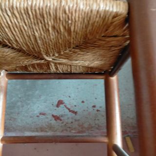 Dos Tronas de madera tipo bar