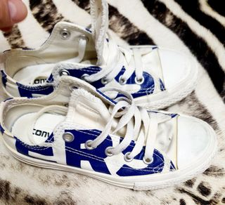 Zapatillas niño/a converse TALLA 30.