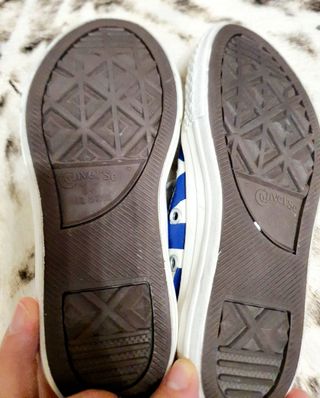 Zapatillas niño/a converse TALLA 30.
