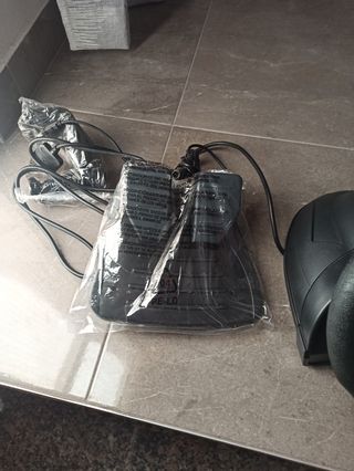 Volatante  y pedales trust GM-3400