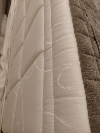 COLCHÓN MUY CONFORTABLE. ENTREGA EN PERSONA