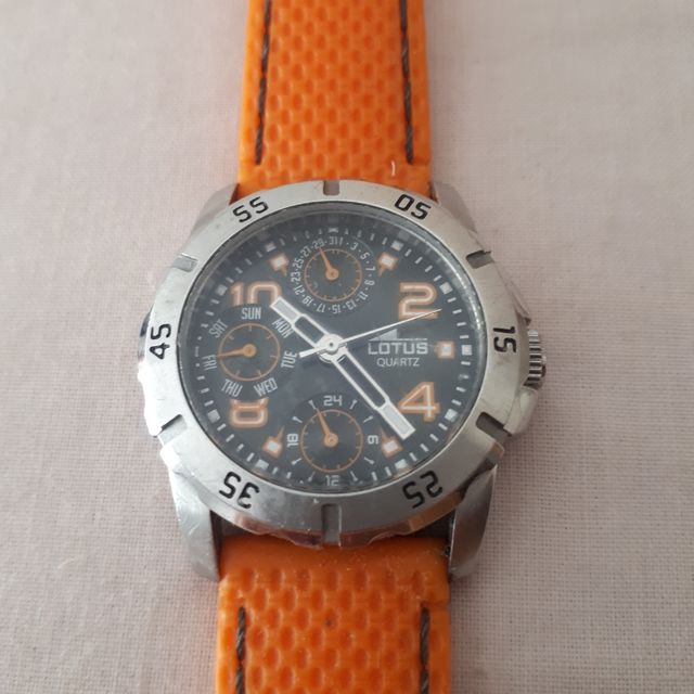 RELOJ LOTUS