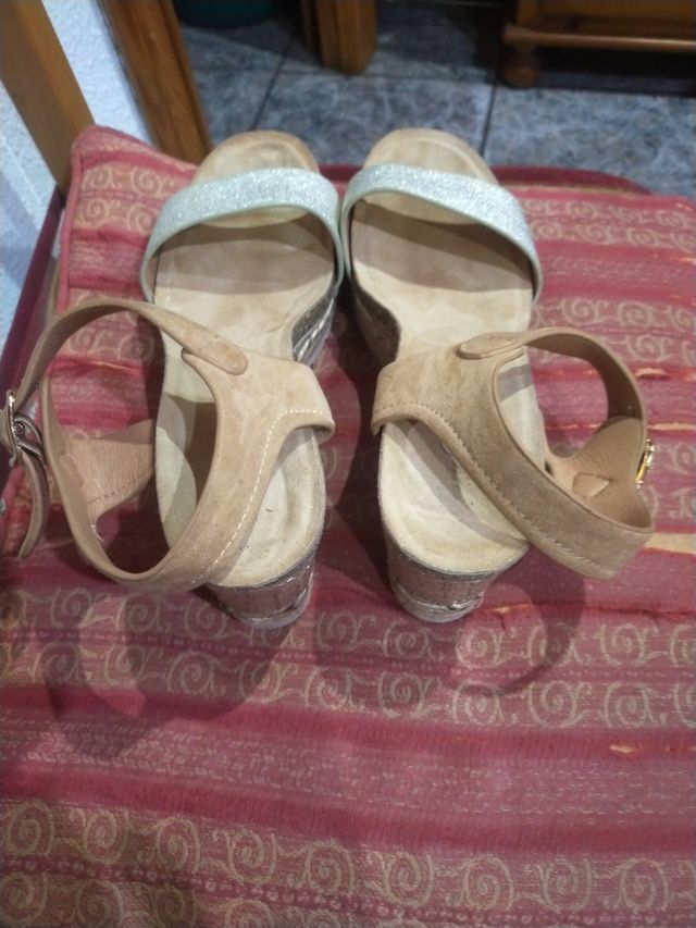 Sandalias de cuña talla 40