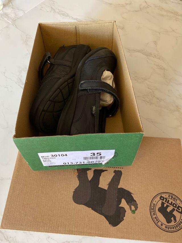 Zapatos escolares Gorila