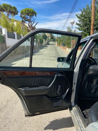 Mercedes-Benz 300D 1990