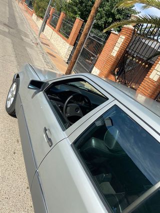 Mercedes-Benz 300D 1990