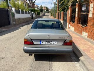 Mercedes-Benz 300D 1990