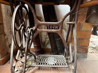 Maquina de coser Antigua