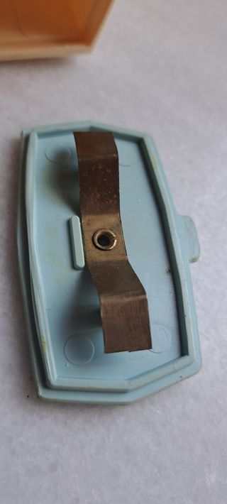 Máquina de coser de juguete antigua