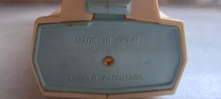 Máquina de coser de juguete antigua