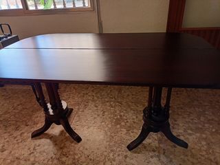 Mesa salón antigua. Extensible