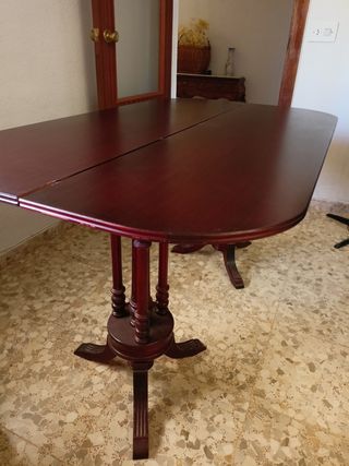 Mesa salón antigua. Extensible