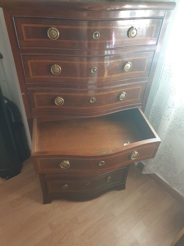 Juego de comodas antiguas