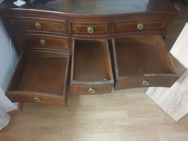 Juego de comodas antiguas