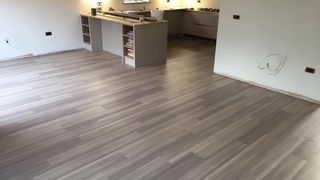 Instalador de suelo laminado, tarimas y pavimentos