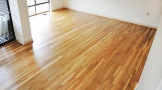 Instalador de suelo laminado, tarimas y pavimentos