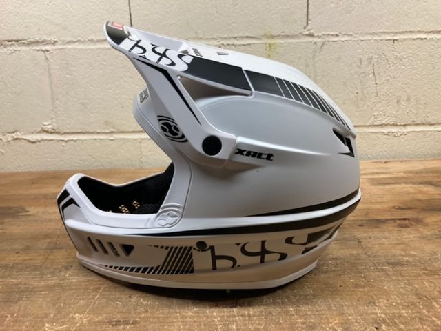 Casco Integral para DH/Enduro iXS Xact talla S/M
