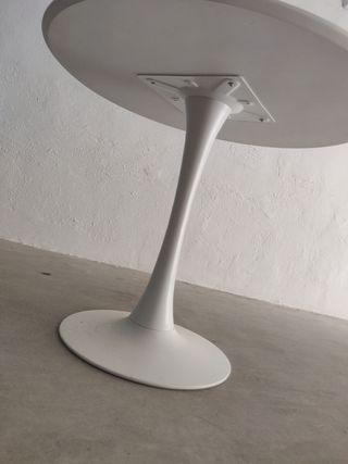 Mesa redonda blanca