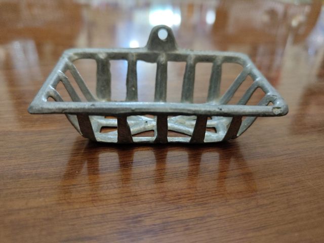 Antigua Jabonera Metálica