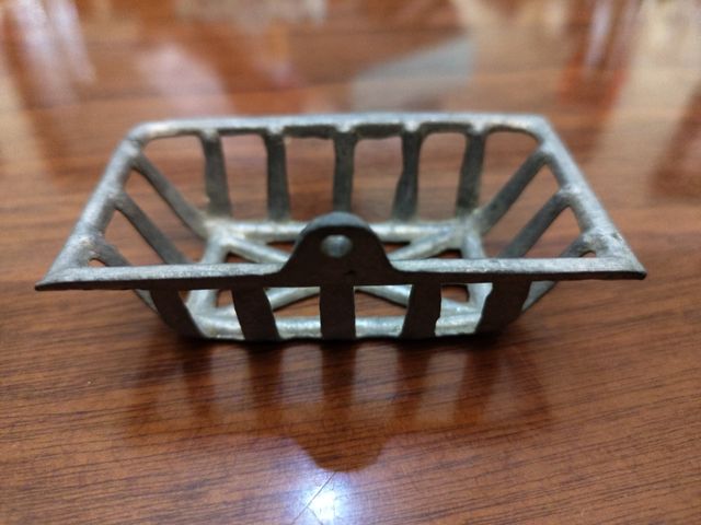 Antigua Jabonera Metálica