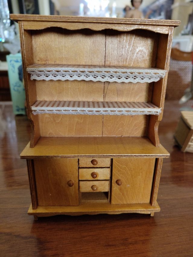 Mueble de casa de muñecas o para Belén