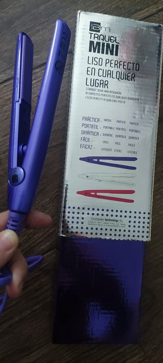 Plancha del pelo para viaje