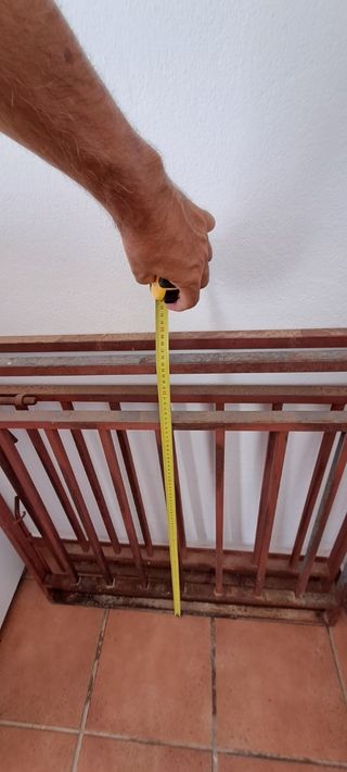 Cancela pequeña de hierro